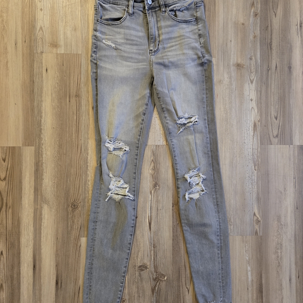 American Eagle 6 X Long Gray Stretch Distressed Skinny Jeans